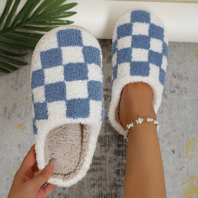 SHEIN Women&#39;s Plaid Pattern House Slippers, Casual Comfortable Fluffy Slip On Flat Shoes, Blue & White Checkerboard Indoor Bedroom Slippers, Autumn/Winter