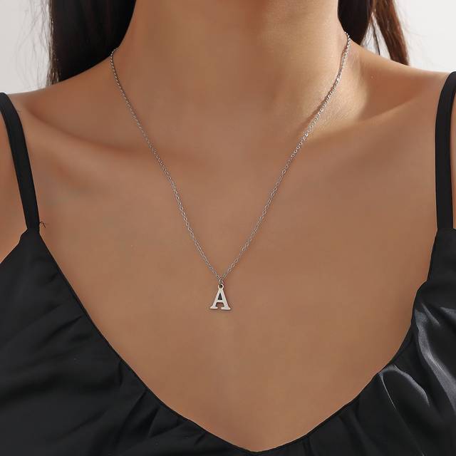 SHEIN 1 Pc Fashion Style English 26 Letter Necklace For Women&#39;s Daily Wear Initial Necklace