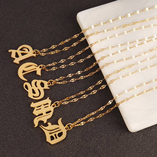 1 st Gothic Initial Letter Halsband Rostfritt stål Halsband För Kvinnor Alfabetshänge Kedja Choker Smycken - Gult guld (L,M,S,H,A,T,O,X,B,C,D,E,F,G,I,J,K,N,P,Q,R,U,V,W,Y,Z)