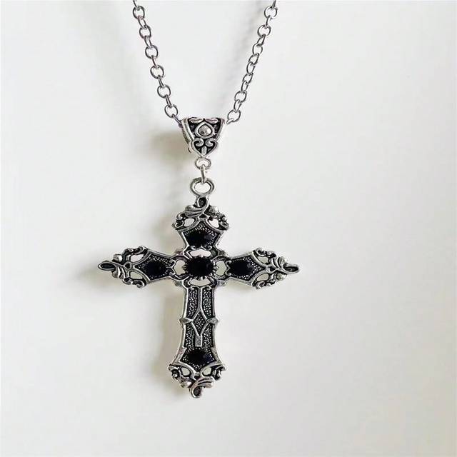 ROMWE 1pc Fashion Zinc Alloy Cross Charm Necklace For Women For Daily Decoration