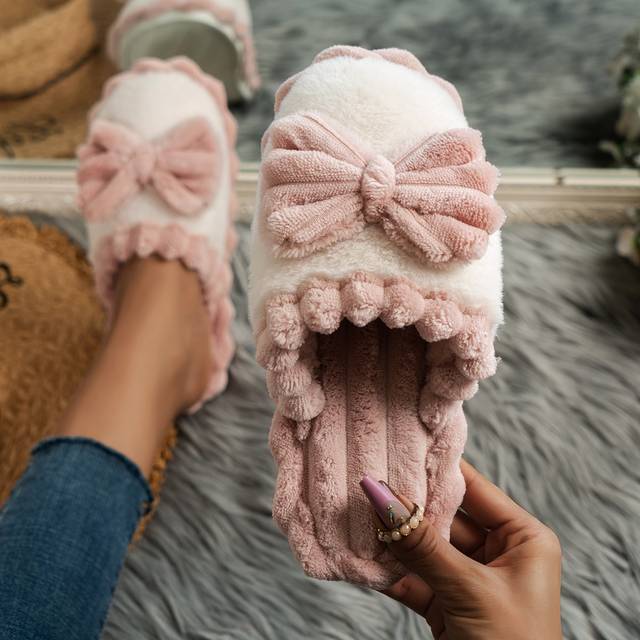 SHEIN Bow Decor Corduroy Bedroom Slippers,Women&#39;s pink flat-headed home slippers, plush bow flat-bottomed spliced slippers, autumn and winter plush slippers