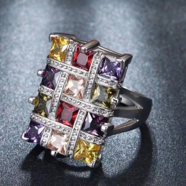 SHEIN 1pc Luxury Square Shaped Alloy Colored Crystal Big Ring Suitable For Women&#39;s Wedding Ring