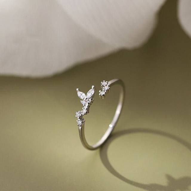 SHEIN 1pc Luxurious & Elegant Forest Style Delicate Butterfly & Cube Design Cubic Zirconia Ring