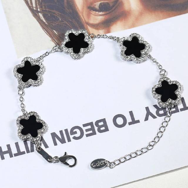 SHEIN 1pc Fashion Zinc Alloy Flower Decor Chain Bracelet For Women For Banquet Valentines,Mom,Mother,Mother&#39;s Day,Gift