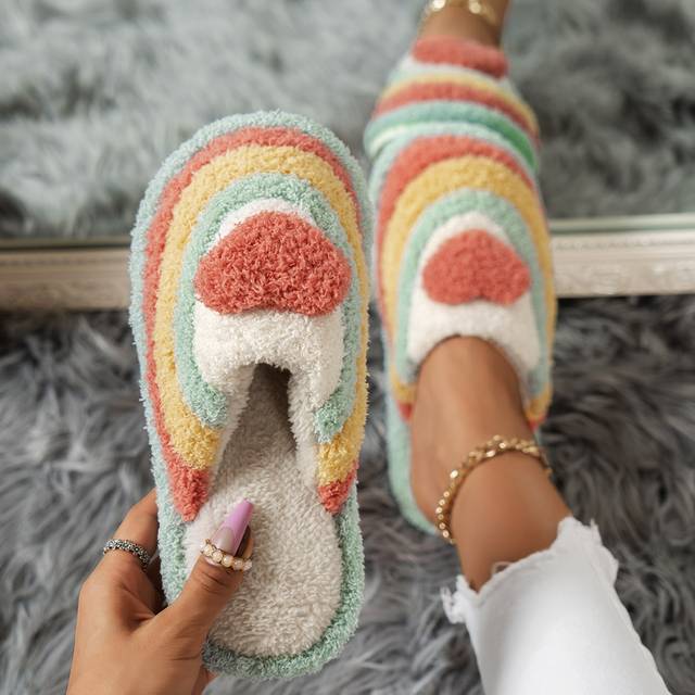 SHEIN Color Block Heart Decor Fuzzy Bedroom Slippers, Multicolor Preppy Style Striped Women&#39;s Indoor Slippers