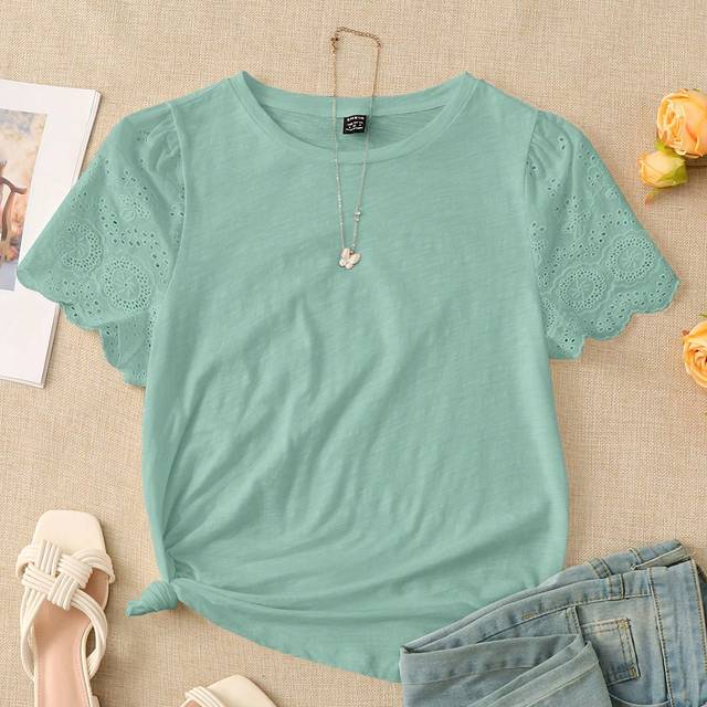 EMERY ROSE Solid Eyelet Embroidery Scallop Trim Tee