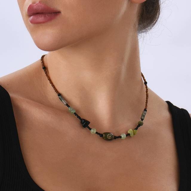SHEIN 1pc Vintage Stone Pendant Handmade Beaded Choker Necklace With Small Beads & Thin Chain For Women&#39;s Parties, Dates, Travel, Gifts