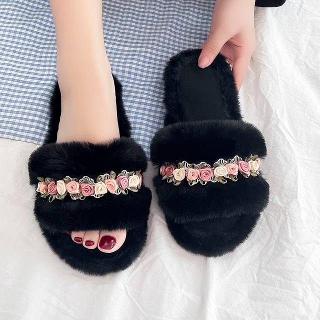 SHEIN New Ladies&#39; Plush Slippers, Fashionable & Comfortable Faux Fur Slides, Indoor Flat Slip-On Slippers, Long Fur Slippers, Women Slippers