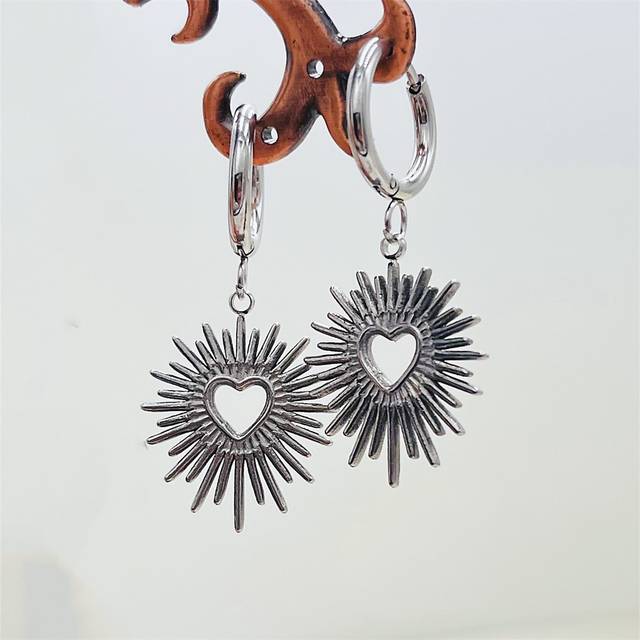 SHEIN 1pair Personalized Heart & Sunflower Shaped Earrings