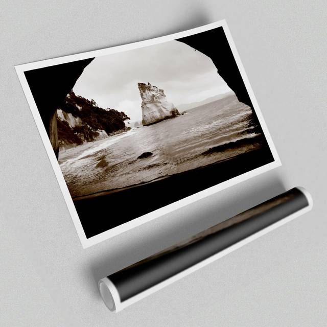 Oceans Gateway Chocolate Seascape Print Poster - Graphic Art Print on Paper (42 cm H x 59.4 cm W)