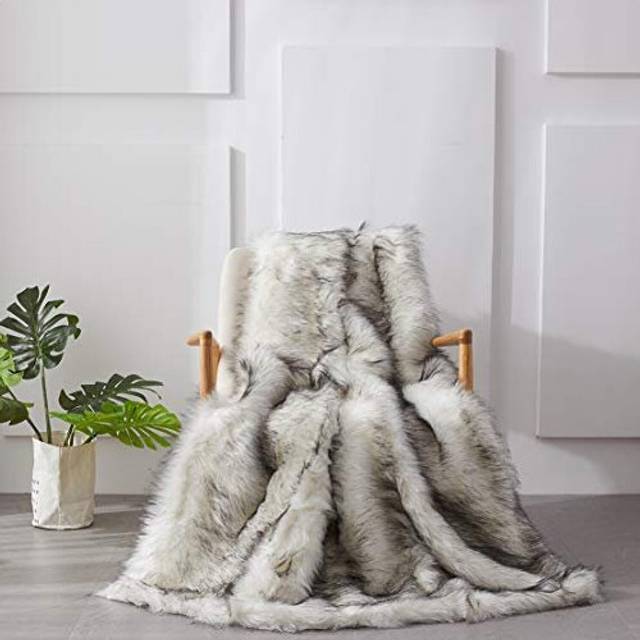 Luxurious White Faux Fur Throw Blanket, Ultra Soft with Long Pile & Black Brushed TipsShaggy & Fluffy Throw Rug, Plush Fuzzy Blanket for Bed Couch