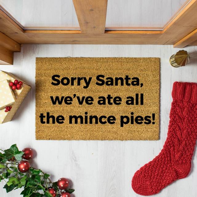Dariana Sorry Santa We Ate All The Mince Pies Doormat - Brown (40cm W X 60cm L)