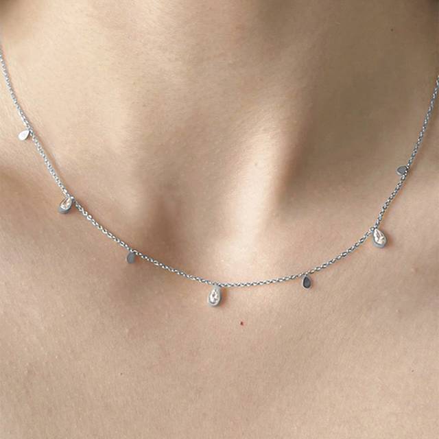 SHEIN 1pc Silver Necklace, Fashionable & Minimalist Waterdrop Pendant Tassel Necklace, Unique Women&#39;s Gift
