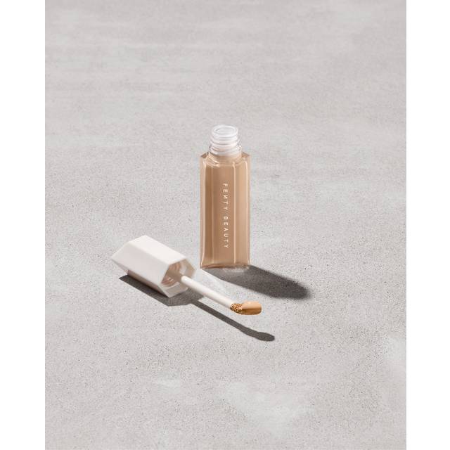 Fenty Beauty We're Even Hydrating Longwear Concealer 240N 240N
