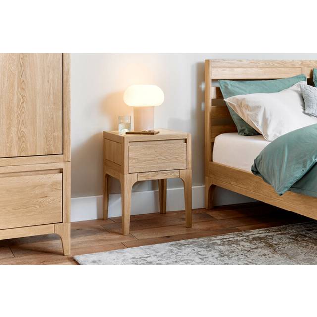 Natural Oak Bedside Tables and Cabinets - 1 Drawer Bedside Table - Durham Range - Oak Furnitureland
