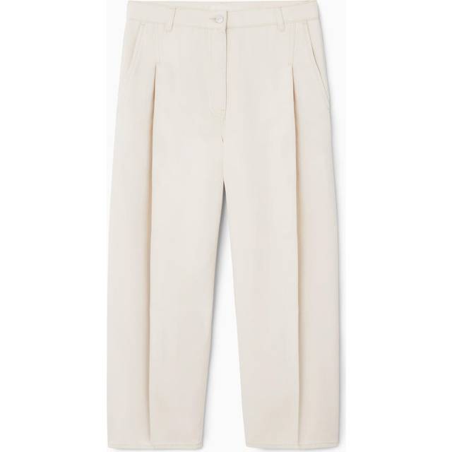 Pleated Barrel-Leg Denim Trousers in Beige - 36
