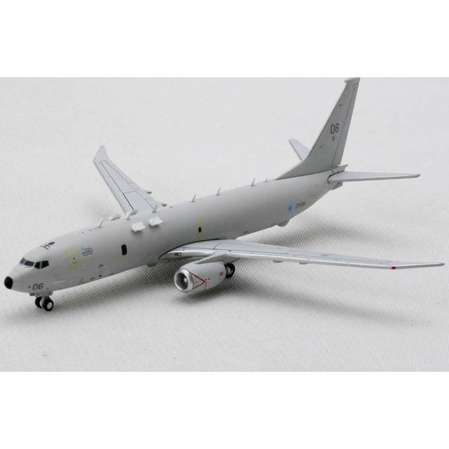 Boeing P-8 Poseidon Patrol Aircraft &#34;British Royal Air Force&#34; (ZP806) Gray &#34;Gemini Macs&#34; Series 1/400 Diecast Model Airplane by GeminiJets