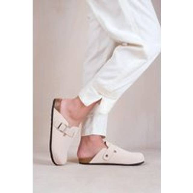 Where's That From Womens 'Palm' Closed Toe Flat Sandals With Buckle Detail - Cream - Size UK 5