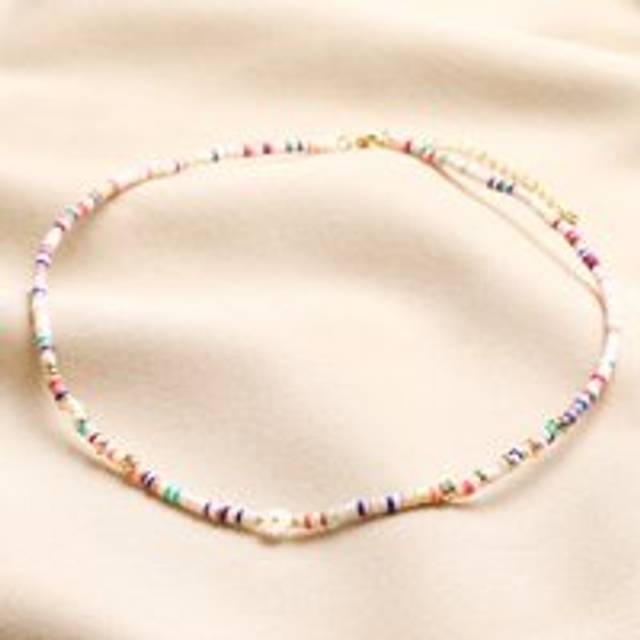 Multicoloured Heishi and Daisy Charm Beaded Necklace in Gold - pink/white/yellow - one size