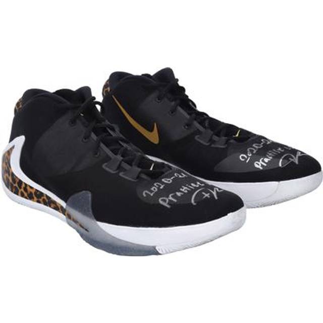 Giannis Antetokounmpo Milwaukee Bucks Autographed Practice-Used Black Nike Shoes from the 2020-21 NBA Season with "2020-21 Practice Used" Inscription