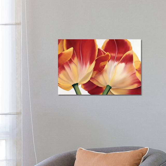 Fancy Flower III by Yvonne Poelstra-Holzhaus - Wrapped Canvas Graphic Art (45.72cm H x 66.04cm W x 1.91cm D)