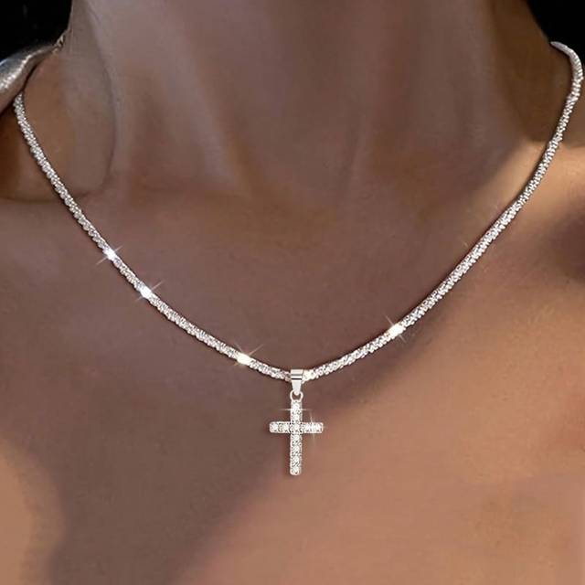 SHEIN 1pc Lovely & Non-Fading Cross Necklace, Silver-Plated Fashion Clavicle Chain With Pendant, For Couples, As A Gift