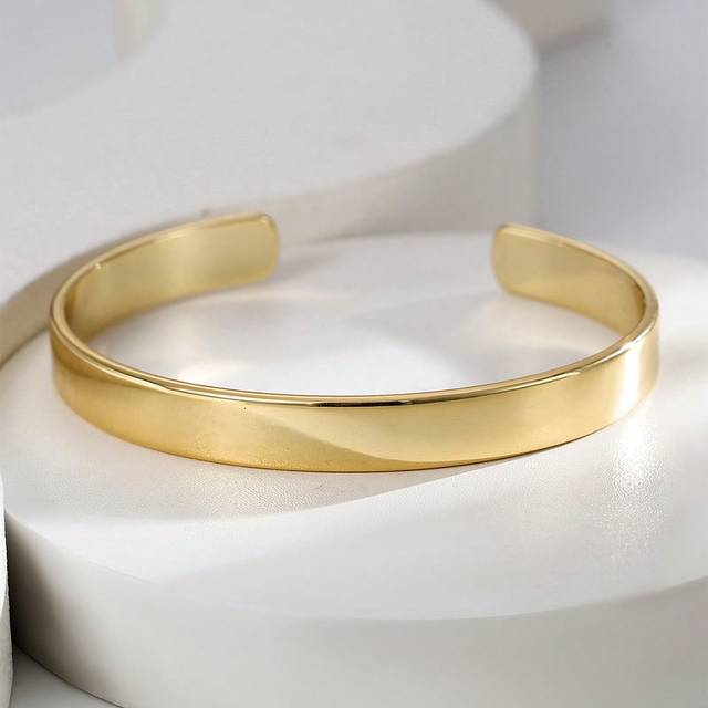 Charm-In 1pc 18k Gold Plated Copper Wide Oval Shaped Smooth Bangle For Women
