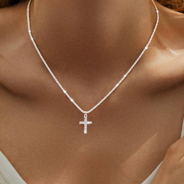 SYMFNY [Valentine&#39;s Day Gift] 925 Silver Zirconia Cross Pendant Necklace For Women, Unique Design Clavicle Chain, Luxury Gift For Girlfriend, Birthday, Date