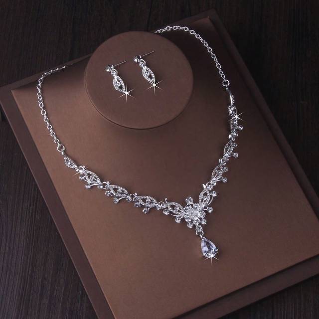 SHEIN High End Bridal Jewelry Set For Women, Floral Rhinestone Water Drop Shape Necklace And Earrings Set, Stage Performance/Fancy Dress Accessory Necklace