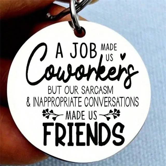 SHEIN 1pc Stainless Steel Keychain As A Retirement Gift For Colleagues Or Boss Street Valentine&#39;s Day Valentines Car Accessories Bag Charm School Letter Cut