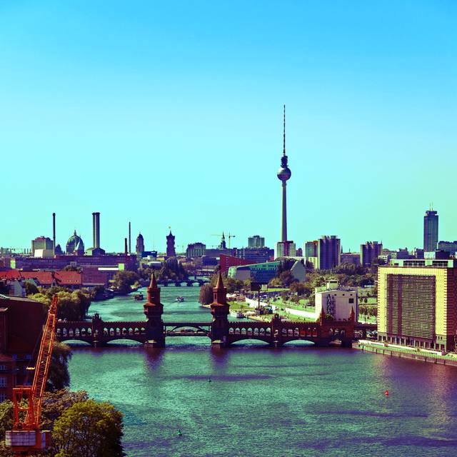 Berlin Skyline (122cm H x 122cm W 3.8cm D)