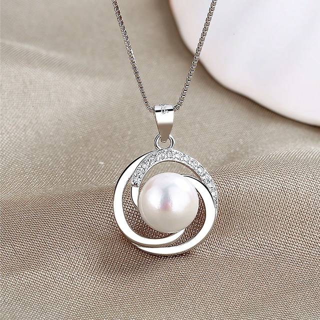 SHEIN 1pc Faux Pearl Flower Necklace For Women, Minimalist Luxury Style With Rotatable S925 Pendant Wedding Bridal Jewelry Valentines