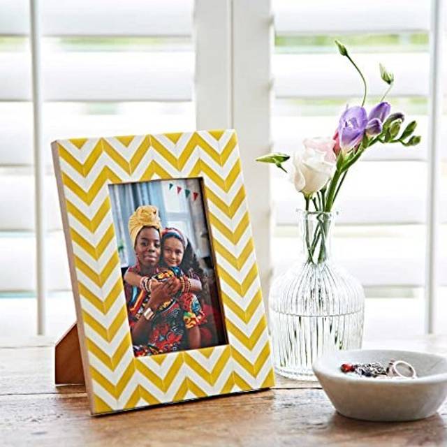 Asin Yellow Chevron Patterned Photo Frame - Small