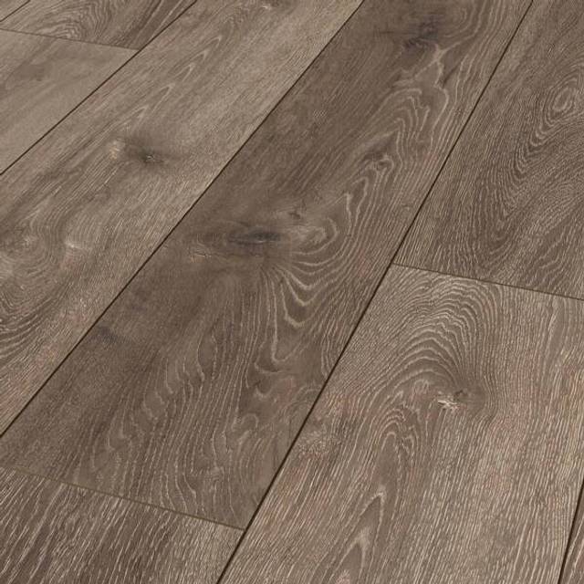 Galloway Brown Oak 8mm Laminate Flooring - 2.22m2 - Dark Brown Oak