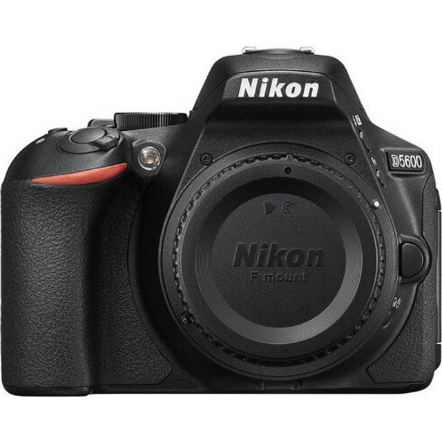 NIKON D5600 + AF-S 18-200MM F3.5-5.6G ED VR II DX
