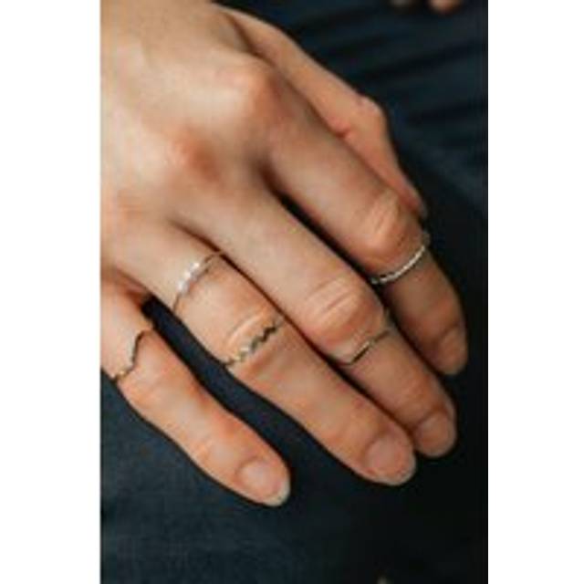 The Colourful Aura 5 Piece Slim Silver Bohemian Pearl Tribal Midi Stackable Ring Set - One Size