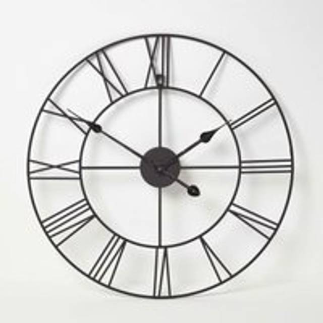 Homescapes Traditional Black Metal Roman Numeral Wall Clock