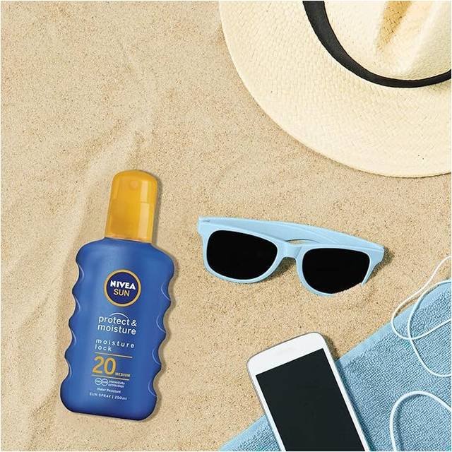 NIVEA SUN Protect and Moisture Sun Spray SPF20 200 ml Moisturising Suncream Spray with SPF20 Providing Effective UVA UVB Protection Pack of 2