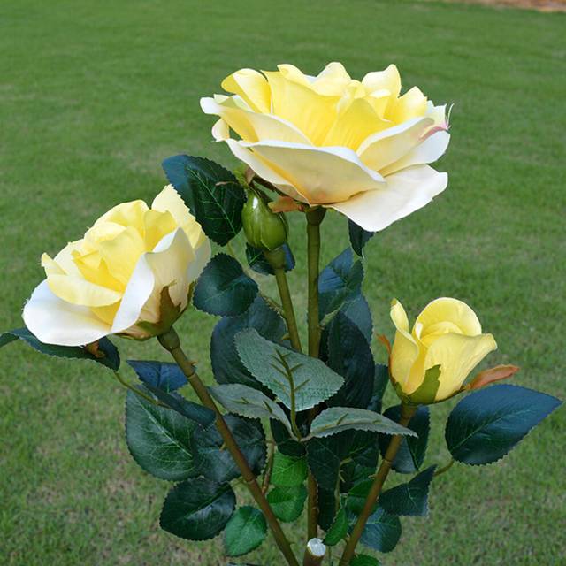(Yellow) 3 LED Solar Flower Light Rose Flower with Leaf Lamp Garden Decoration Outdoor Waterproof Lawn Landscape Lamp