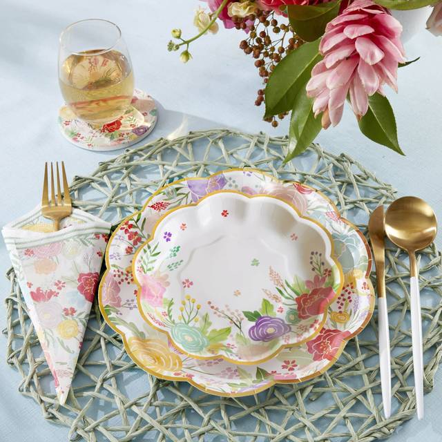 Garden Blooms 7 in. Premium Paper Plates (Set of 16)