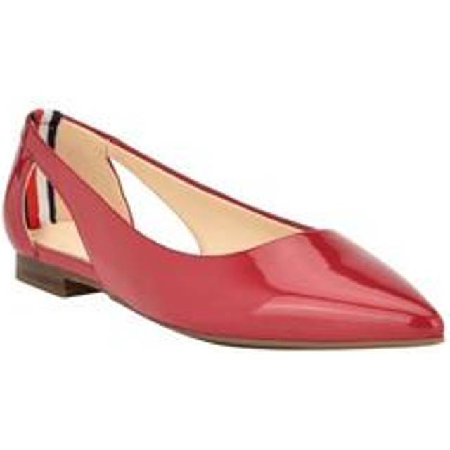 Tommy Hilfiger Women's VELAHI Ballet Flat  Blood Red 610  7.5
