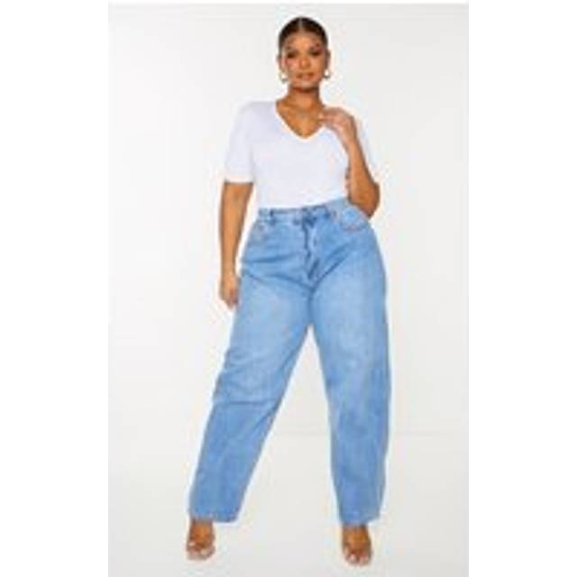 PRETTYLITTLETHING Plus Light Blue Wash Boyfriend Jeans, Light Blue Wash - 28