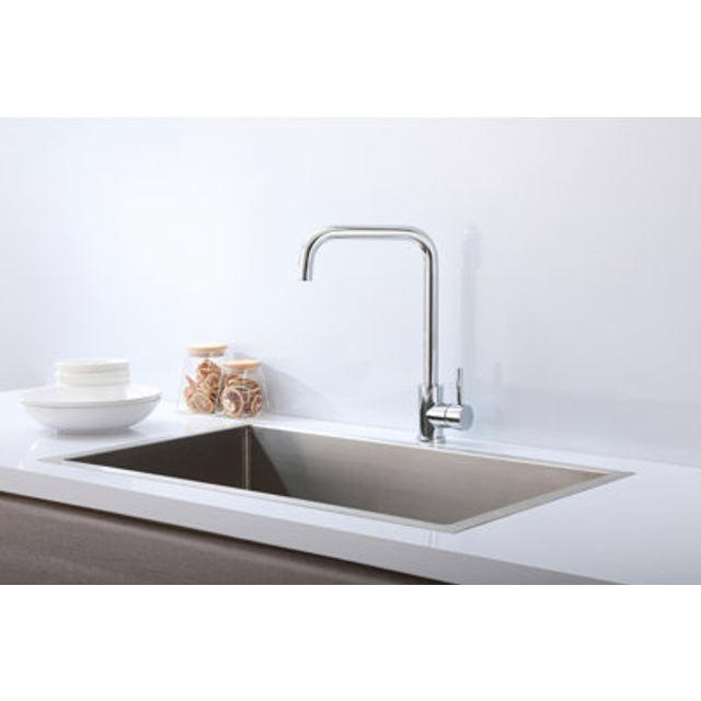 Levi Single Handle Pull Down Sprayer Kitchen Faucet in Chrome