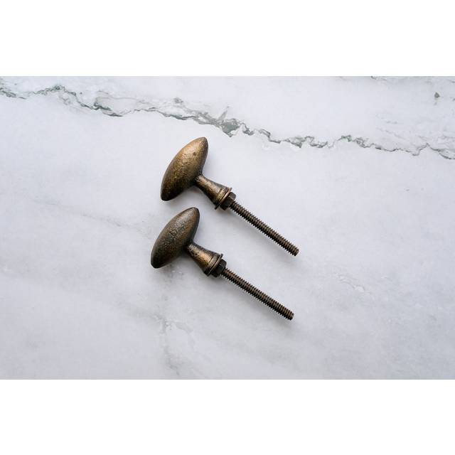 Laurelyn 35mm Oval Knob - Rustic