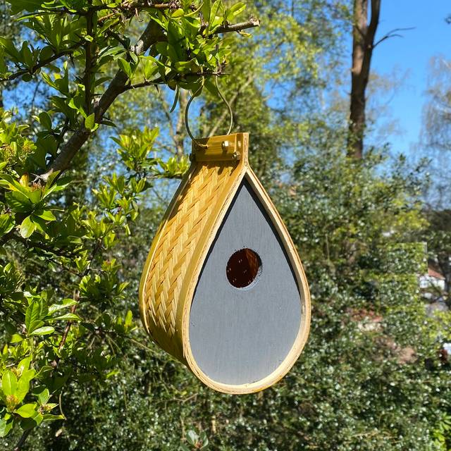 Teardrop Hanging Bird House (10cm H X 12cm W X 21cm D)