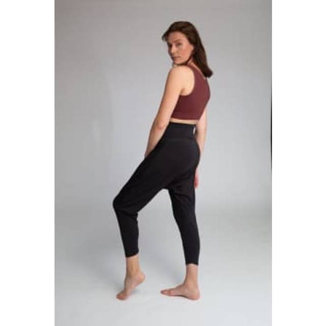 Beaumont Organic - Ss22 Jo-Jane Cotton Yoga Bra In Andorra / Medium-Large