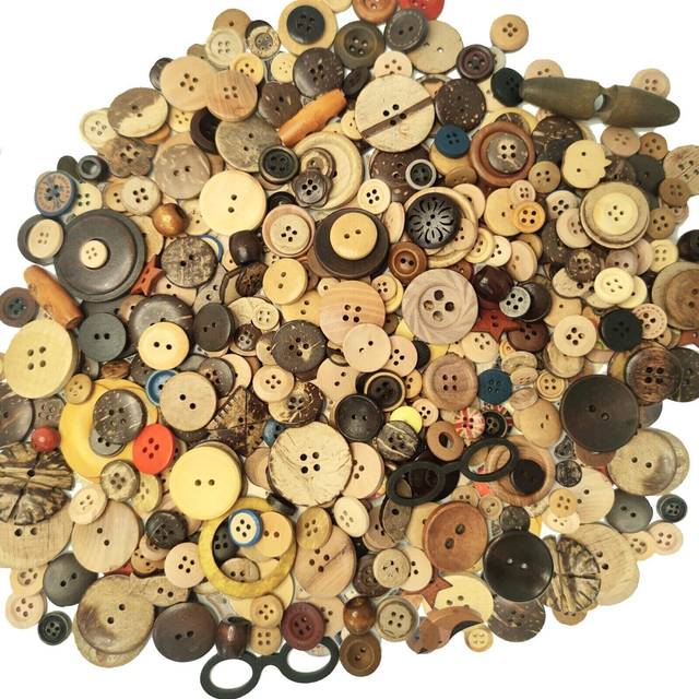 Mixed Vintage Wood Buttons for Crafts Assorted Shapes Bulk DIY Sewing Wooden Button Painting Decorative Handmade 2 Holes and 4 Holes(400-500PCS)