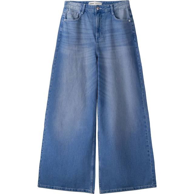 Bershka - Jeans med ekstra vidde i lyseblå vask