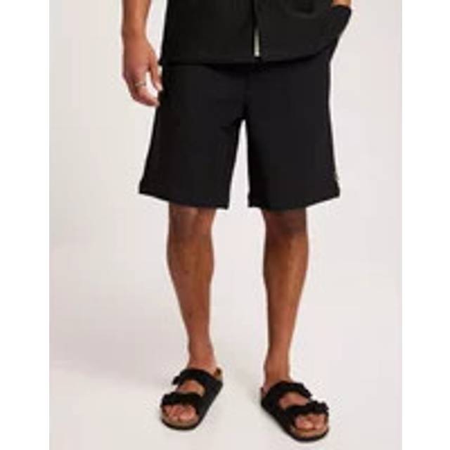 Woodbird WBBen Plisse Shorts Tunna shorts Svart