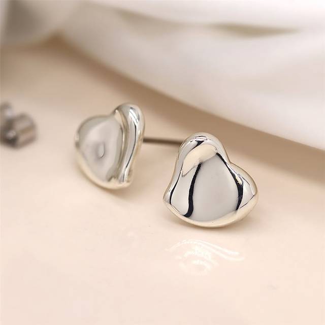 Pom Wavy Heart Studs Silver Plated